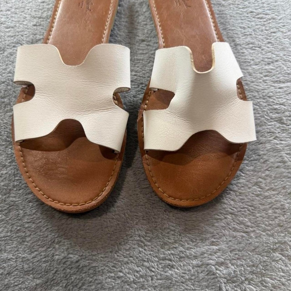 Universal Thread White Slide Sandals – Women's Size 7.5